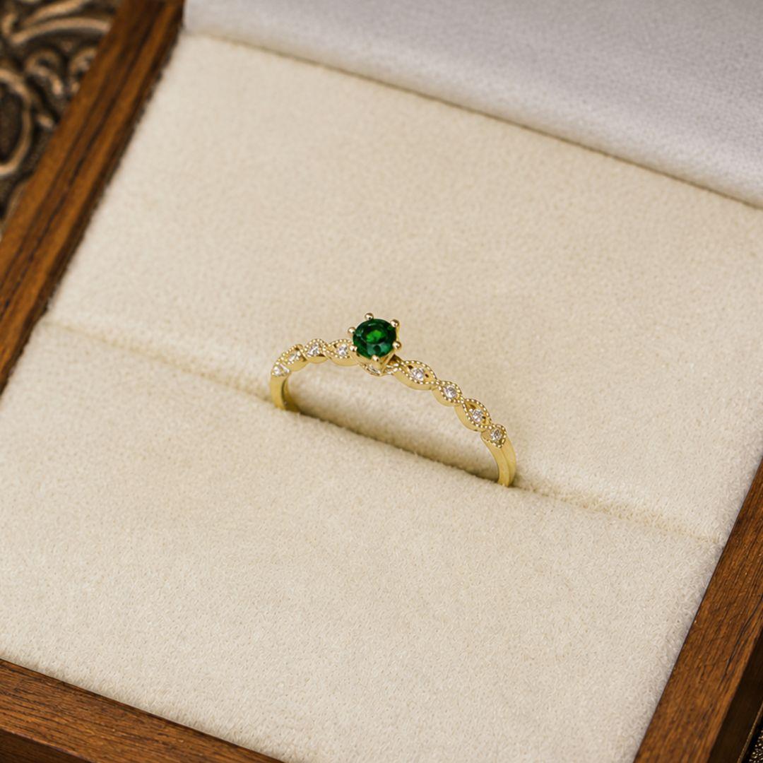ANEL SOLITARIO PEDRA VERDE C/ ZIRCONIA