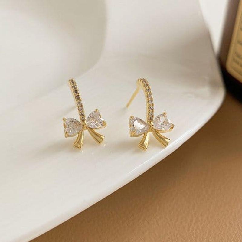 BRINCO LAÇO COM ZIRCONIA CORAÇAO
